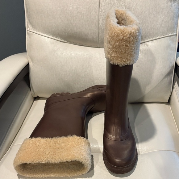 UGG Millcreek Wellies Sheepskin Lined Rain Mud Boots Women Size US 8 EU 39 Brown - Picture 1 of 16
